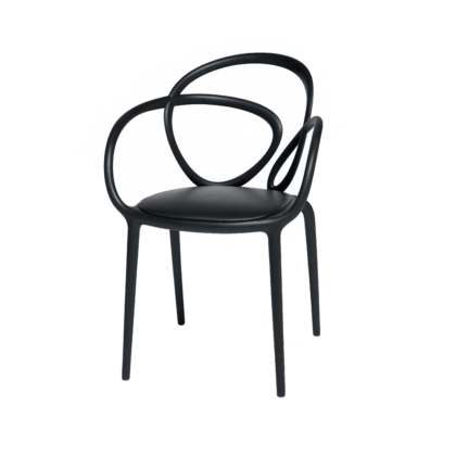 qeeboo sedia nera con cuscino schienale attorcigliato